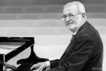 钢琴录音史上最多产的匈牙利传奇钢琴家简诺·扬多去世
